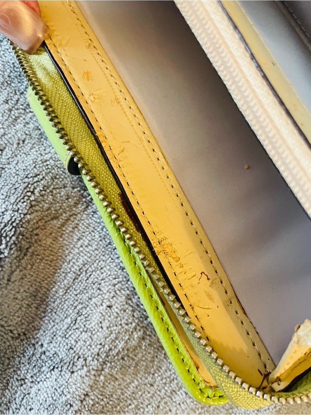Coach Beige Signature Wallet with Lime Trim -Damaged - Picture 5 of 7